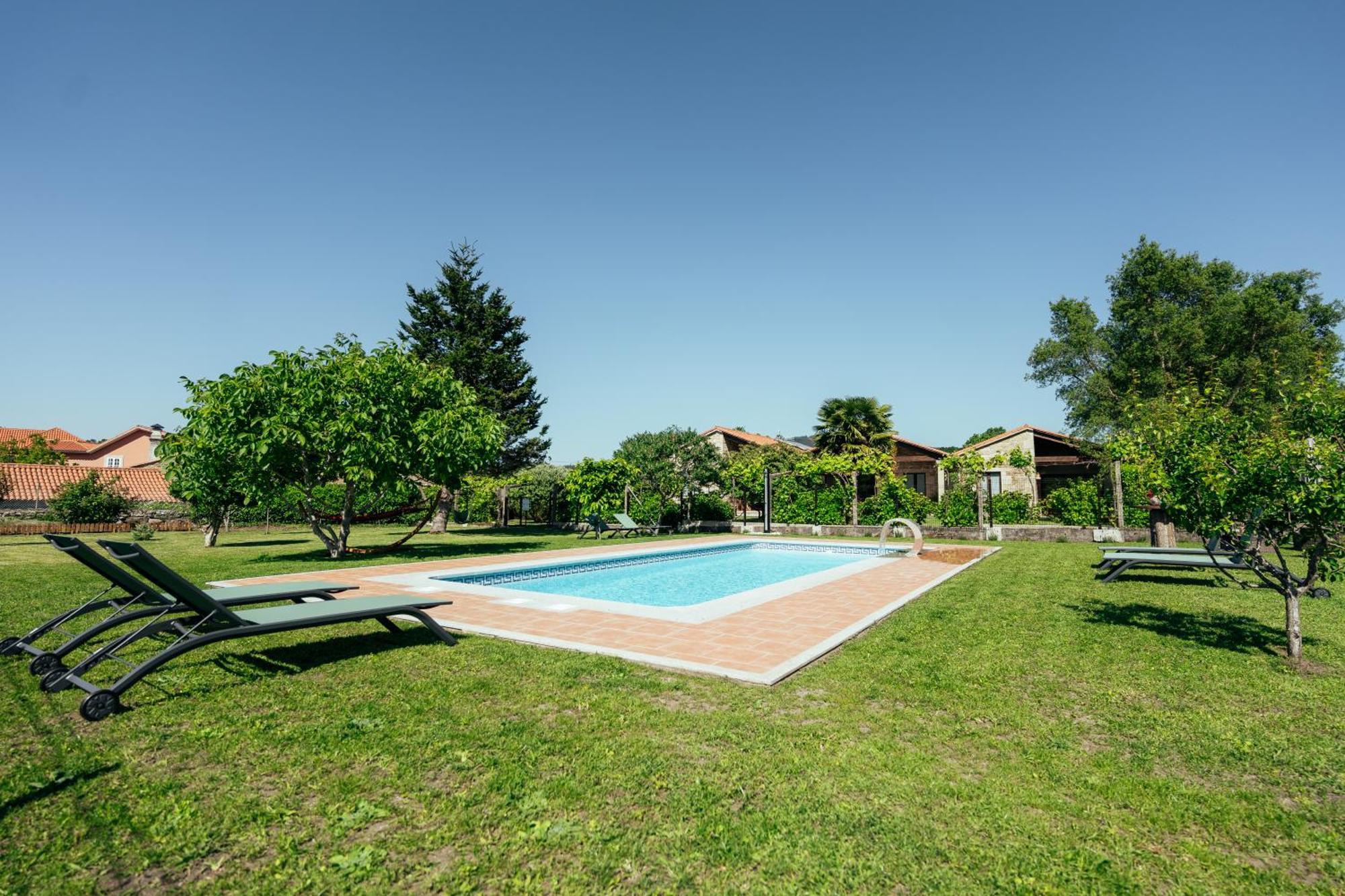 Os Miguelinos Guest House Catoira Exterior photo