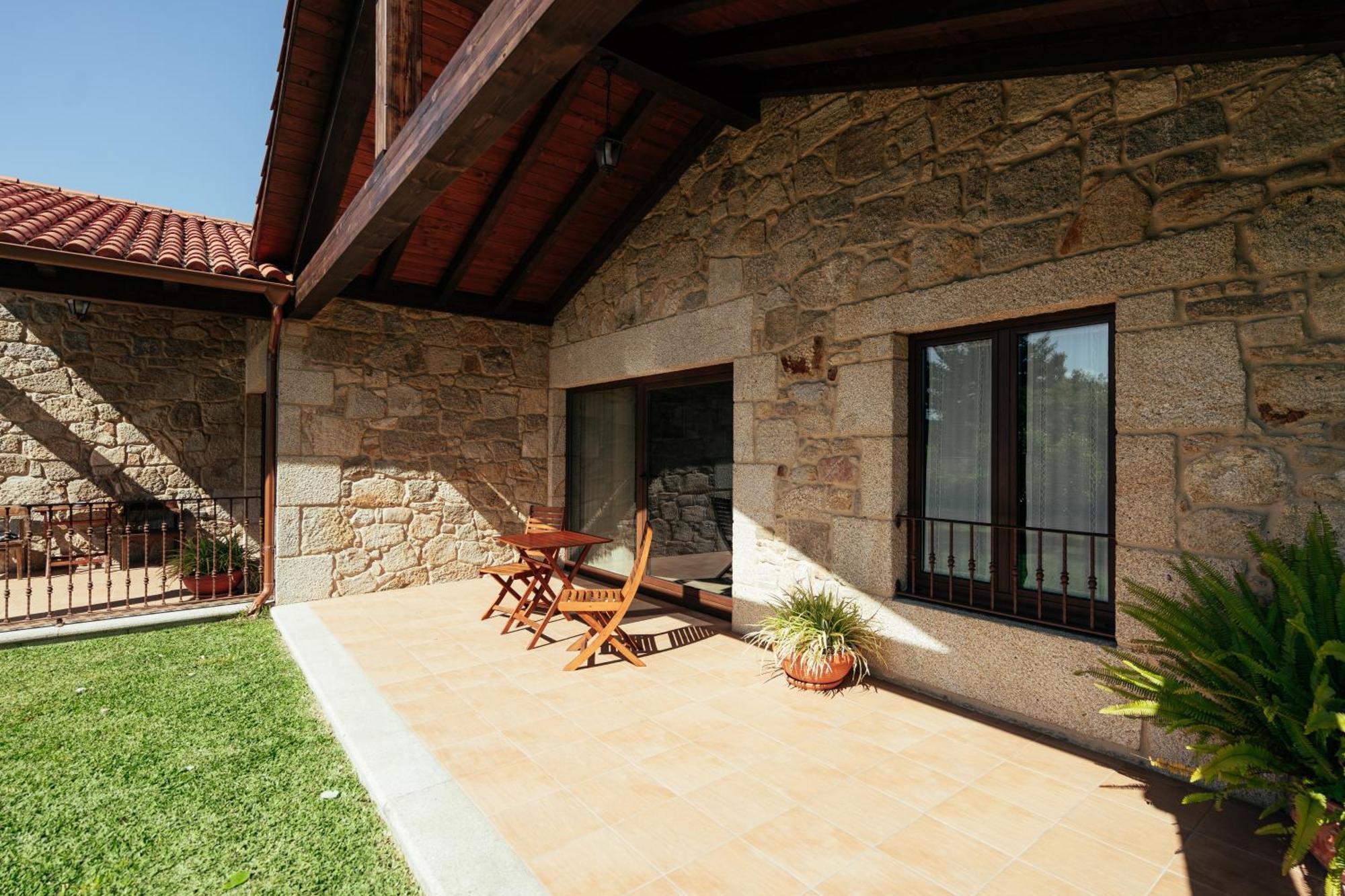Os Miguelinos Guest House Catoira Exterior photo