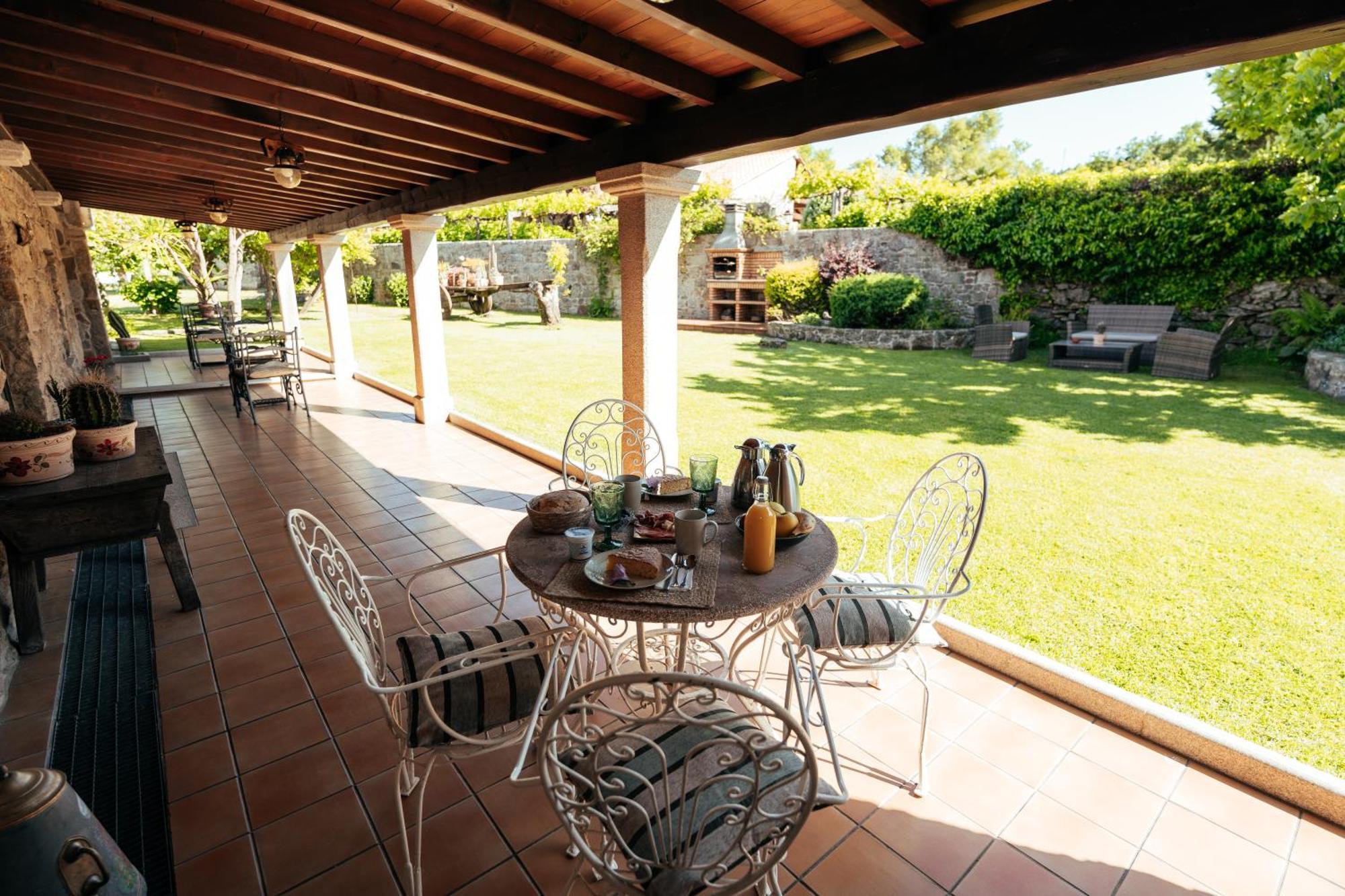 Os Miguelinos Guest House Catoira Exterior photo