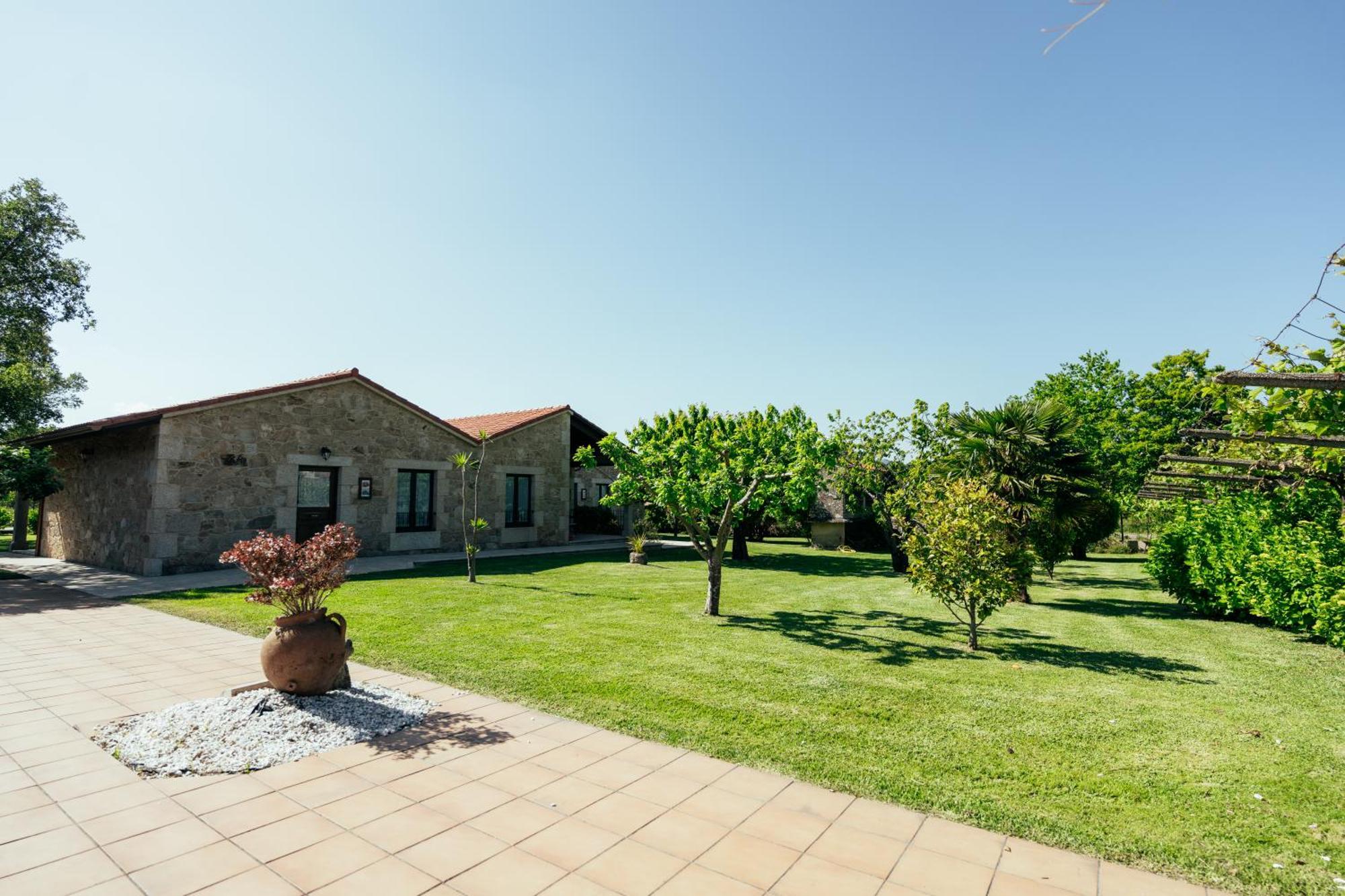 Os Miguelinos Guest House Catoira Exterior photo
